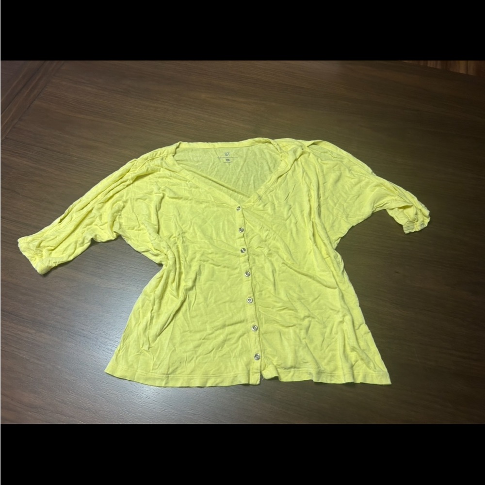 New York & Company Yellow 3/4 Sleeve Button Down Shirt